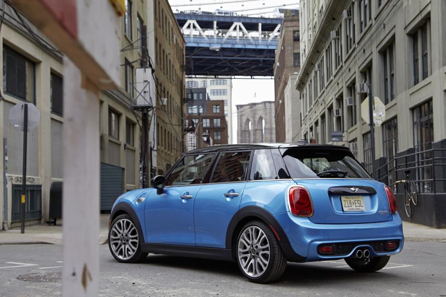  Mini Cooper S 5-Door 2015 года  (US) (фото 15 из 27)